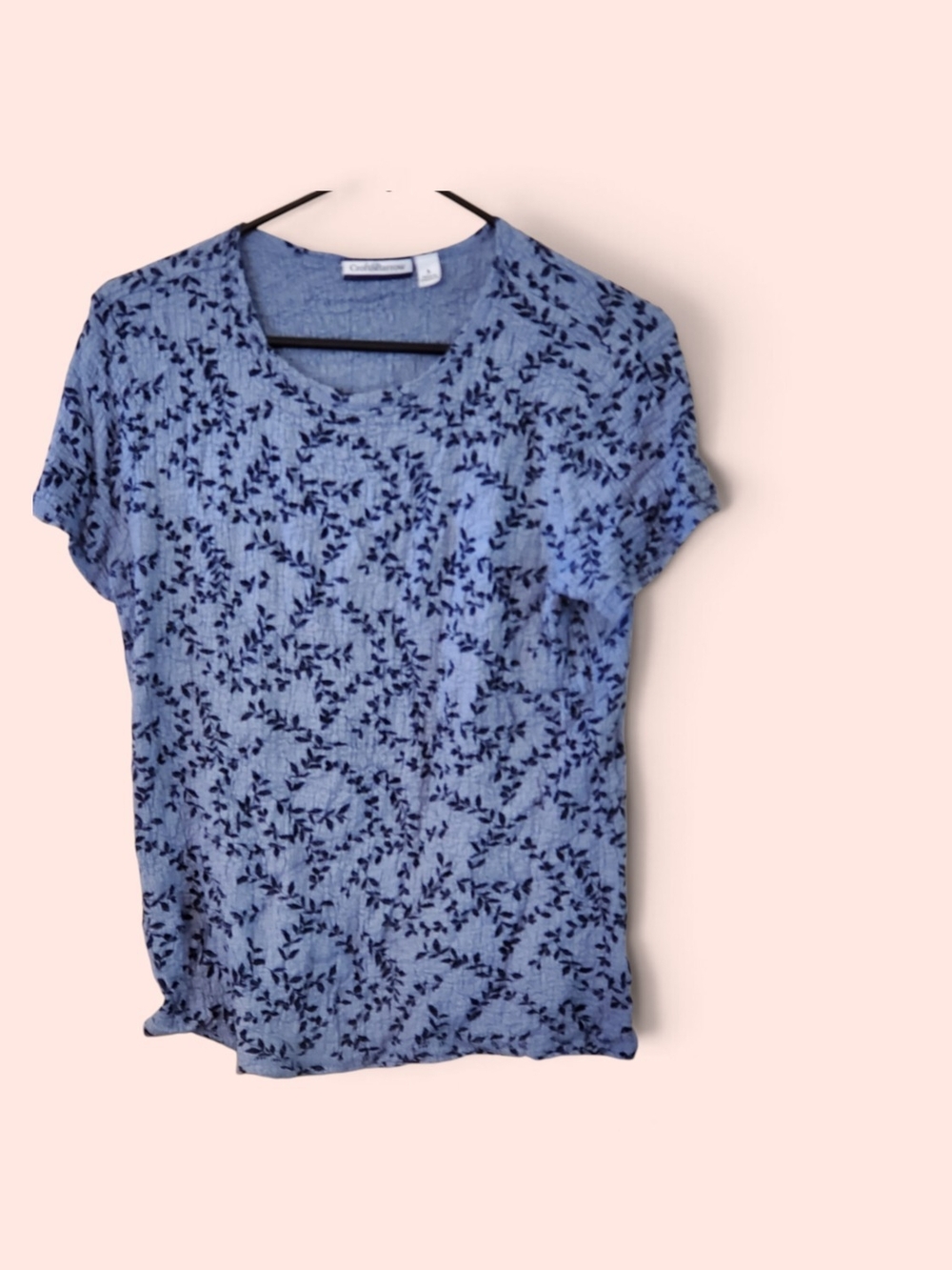 Croft & Barrow Blue With Dark Blue Leaves Crinkle Knit Top In Size L